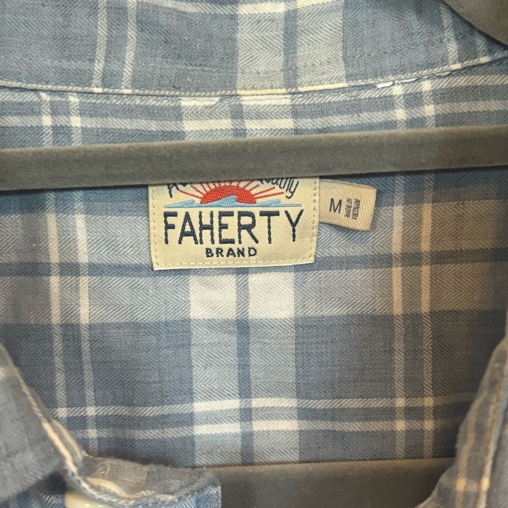Faherty Men’s Blue Plaid Button Down - size M​ - Picture 2 of 6